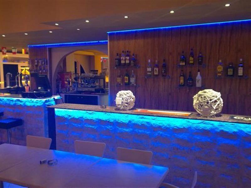 Mackenzie Beach Hotel 라르나카 외부 사진