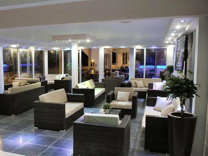 Mackenzie Beach Hotel 라르나카 외부 사진